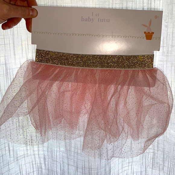 Baby TUTU! (New and adorable) - Picture 1 of 2